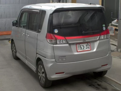 Mitsubishi DELICA D2