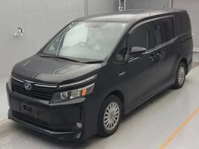 Toyota VOXY  с аукциона в Японии