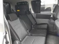 Toyota NOAH лот № 30342 оценка 4  с аукциона в Японии 9