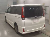 Toyota NOAH лот № 30348 оценка 3.5  с аукциона в Японии 5