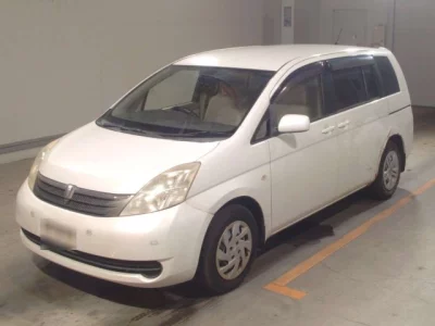 Toyota ISIS  с аукциона в Японии