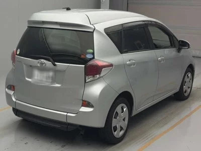 Toyota RACTIS  с аукциона в Японии