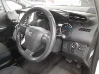 Toyota WISH лот № 30354 оценка 3.5  с аукциона в Японии 6