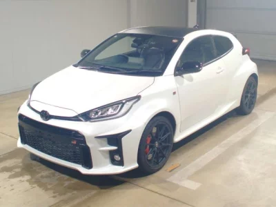 Toyota YARIS  с аукциона в Японии