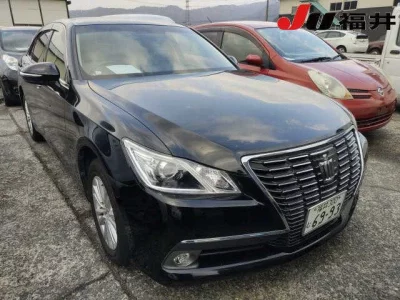 Toyota CROWN  с аукциона в Японии