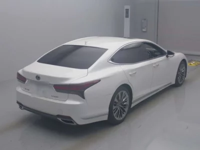 Lexus LS  с аукциона в Японии
