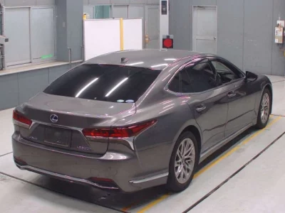 Lexus LS  с аукциона в Японии