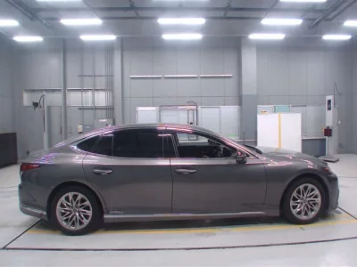 Lexus LS  с аукциона в Японии
