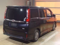 Toyota ESQUIRE лот № 32041 оценка 3.5  с аукциона в Японии 1