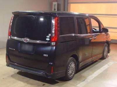Toyota ESQUIRE  с аукциона в Японии