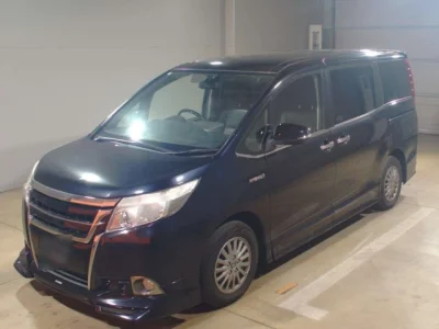 Toyota ESQUIRE  с аукциона в Японии