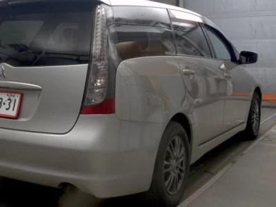 Mitsubishi GRANDIS