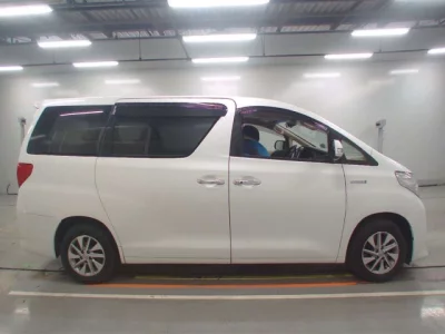 Toyota ALPHARD  с аукциона в Японии