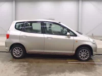 Honda FIT лот № 3232 оценка 3.5  с аукциона в Японии 2