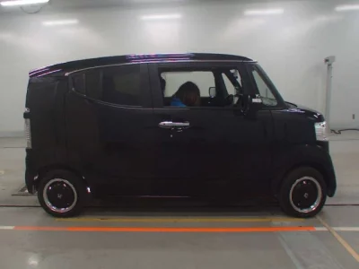 Honda N BOX SLASH