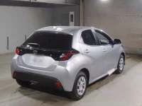 Toyota YARIS лот № 2025 оценка S  с аукциона в Японии 1