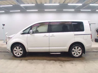 Mitsubishi DELICA D5  с аукциона в Японии