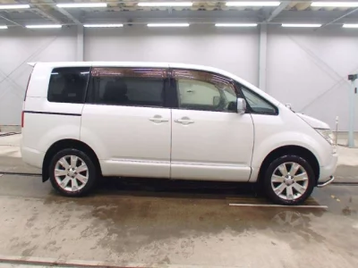 Mitsubishi DELICA D5  с аукциона в Японии