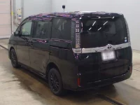 Toyota VOXY лот № 3242 оценка 3  с аукциона в Японии 5