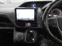 Toyota VOXY лот № 3242 оценка 3  с аукциона в Японии 8