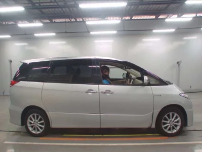 Toyota ESTIMA HYBRID