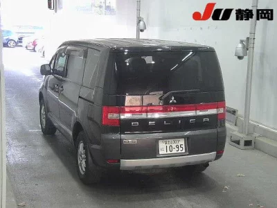 Mitsubishi DELICA D5  с аукциона в Японии