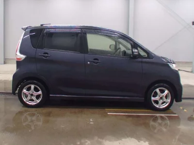 Mitsubishi EK CUSTOM