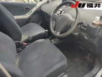 Toyota VITZ лот № 5043 оценка R  с аукциона в Японии 2