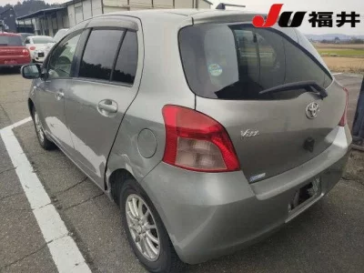 Toyota VITZ  с аукциона в Японии