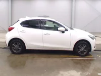 Mazda DEMIO лот № 3294 оценка 3.5  с аукциона в Японии 2