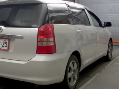 Toyota WISH  с аукциона в Японии