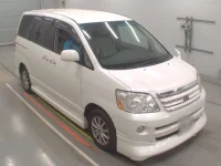 Toyota NOAH лот № 30448 оценка 3.5  с аукциона в Японии 4