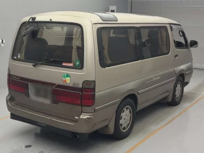 Toyota HIACE  с аукциона в Японии