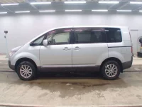 Mitsubishi DELICA D5 лот № 3303 оценка 3.5  с аукциона в Японии 3
