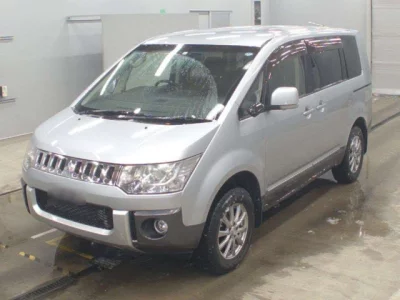 Mitsubishi DELICA D5  с аукциона в Японии