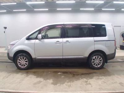 Mitsubishi DELICA D5  с аукциона в Японии