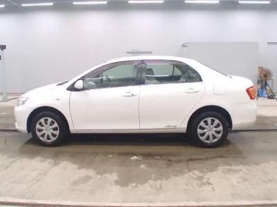 Toyota COROLLA AXIO  с аукциона в Японии