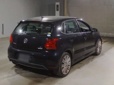 Volkswagen POLO  с аукциона в Японии