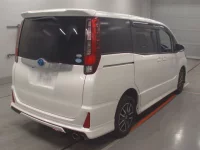 Toyota NOAH лот № 40073 оценка 3  с аукциона в Японии 1