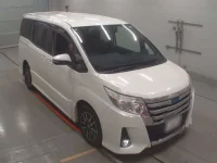 Toyota NOAH лот № 40073 оценка 3  с аукциона в Японии 4