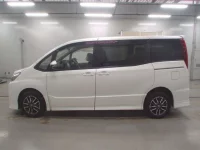 Toyota NOAH лот № 40073 оценка 3  с аукциона в Японии 3