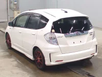 Honda FIT лот № 2006 оценка 4  с аукциона в Японии 5