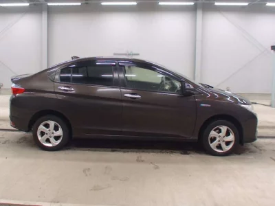 Honda GRACE  с аукциона в Японии