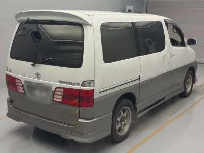 Toyota HIACE  с аукциона в Японии