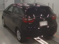 Honda FIT лот № 40105 оценка 4  с аукциона в Японии 5