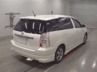 Toyota WISH лот № 30480 оценка 3.5  с аукциона в Японии 1