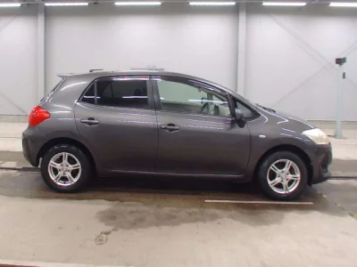 Toyota AURIS  с аукциона в Японии