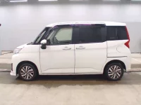 Toyota ROOMY лот № 2023 оценка 4  с аукциона в Японии 3