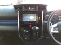 Toyota ROOMY лот № 2023 оценка 4  с аукциона в Японии 8