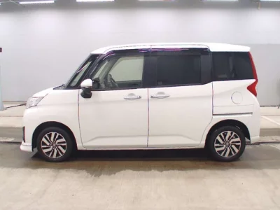 Toyota ROOMY  с аукциона в Японии